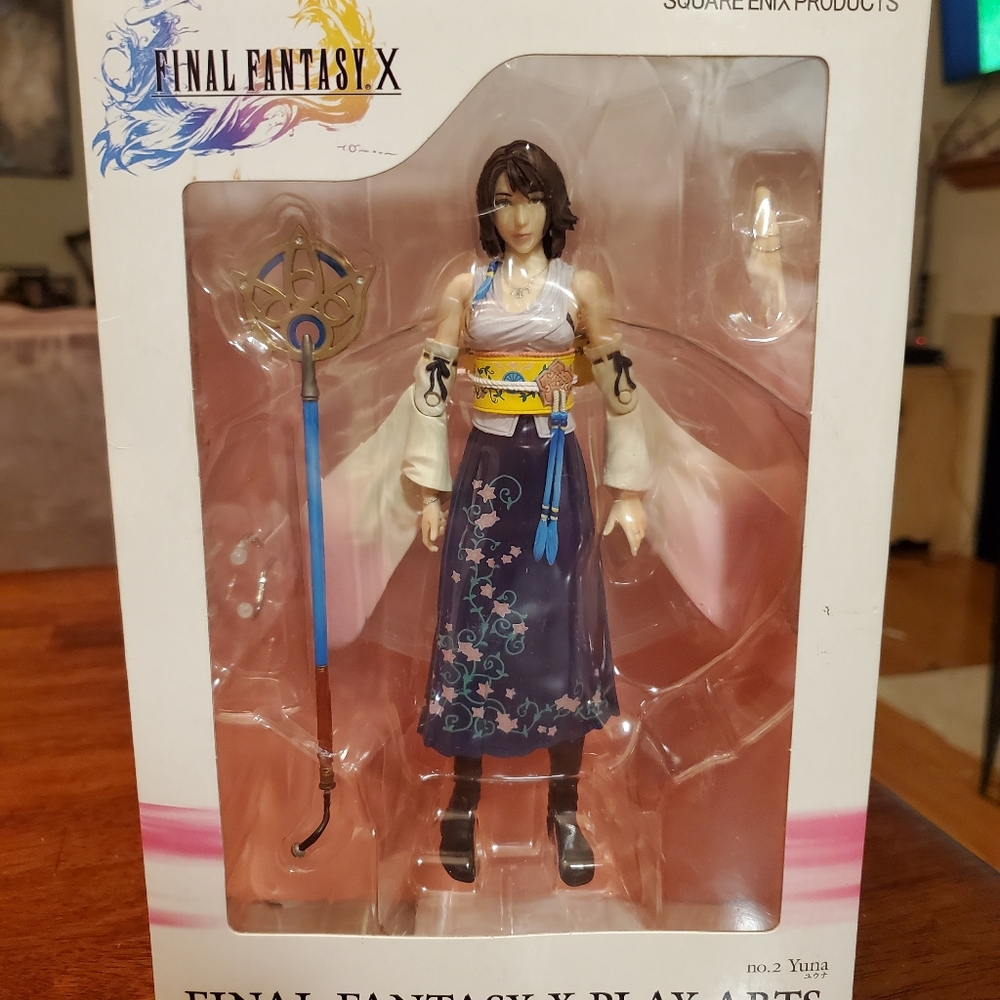 FINAL FANTASY X PLAY ARTS Yuna (PVC painted action figure)